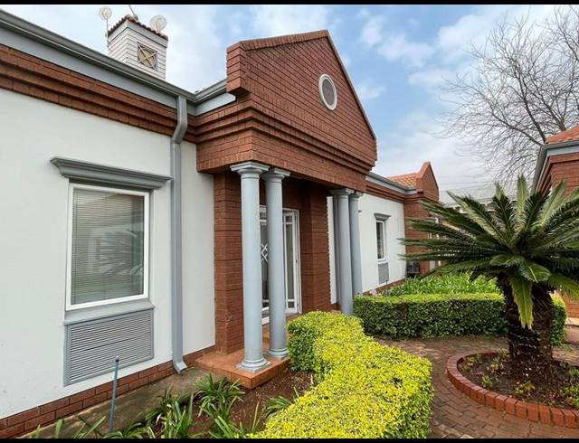 BUSINESS PROPERTY TO RENT IN DIE HOEWES